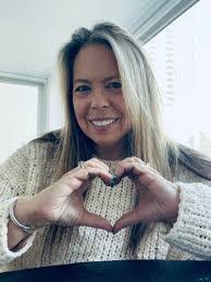 Cynthia Ussery's Instagram, Twitter & Facebook