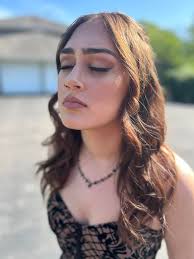 Carissa Bell- Freelance Makeup Artist