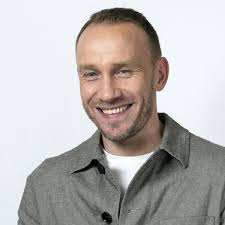 TV2-værten Jon Pagh har sagt op: Rørende grund ligger bag