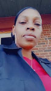 Yolanda Crowley's Instagram, Twitter & Facebook