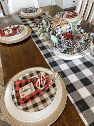 Casual Christmas Table Setting Idea For A Cute And Simple Look Christmas Table Settings Christmas Table Christmas Dining Table Decor