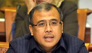 Ada Patrialis Akbar dan Hamdan Zoelva, MK Netral &nbsp;