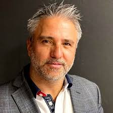 Roberto Machado de Oliveira.