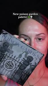 This palette is stunning!!! Its now available @bellabeautebar and code  starr will save you $$ *affiliated* #bellabeautebar #newmakeup #indiemakeup  #eyeshadowpalette