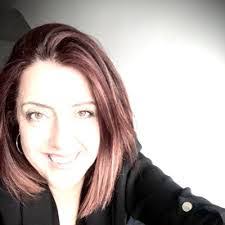 Laura Raine's Instagram, Twitter & Facebook