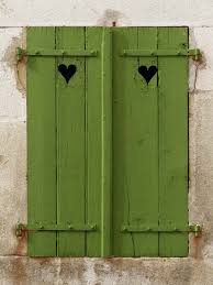 Coeur Fenetre Images Gratuites Volet Exterieur Volets Verts Couleurs De Volets De Maison