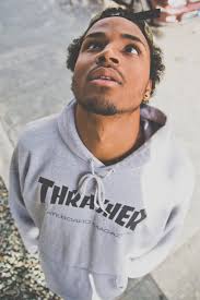 Są ludzie, którzy czekają na Ciebie 1 rok i inni, którzy zapominają o Tobie  w 1 weekend 🥀