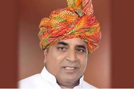 राजस्थान के मंत्री हेमसिंह भड़ाना के बिगड़े बोल- पीटेंगे नाय तो के करेंंगा,  यहां देखें VIRAL VIDEO