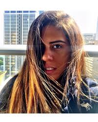 Mi yo de hace 10 años estaría muy orgullosa🥹❤️✨ now vs 10 years ago . . .  Hemos cambiado, lo único que sigue igual es que estamos más joven😝