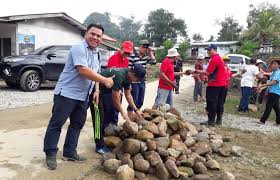 Semoga program ini dapat memupuk semangat setiakawan, bertanggungjawab dan menjadikan amalan gotong royong satu. Amalan Gotong Royong Jalin Perpaduan Komuniti Miro Simuh Sarawakvoice Com