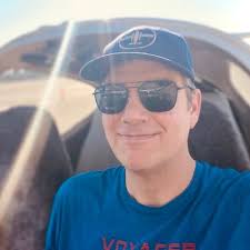 Scott Lowe (@tropicostation)