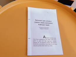 Aku kaget dan terpaku atas remasan tangan andre pada tanganku, kemudian andre mendekatkan tubuhnya padaku. Etsetera Poetry Zines Rarities Moka Mocha Ink
