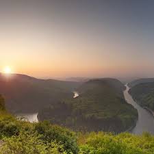 Saarland), — земля германии, граничащая с францией и люксембургом, названная по реке саар. Urlaub Im Saarland