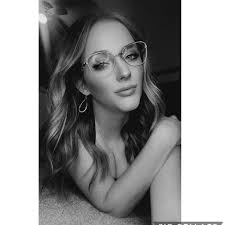 Desiree Connor's Instagram, Twitter & Facebook