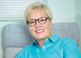 Designer guides developers through public process