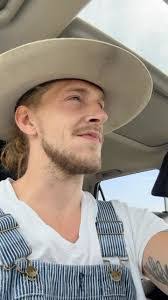 Danny Driskell's Instagram, Twitter & Facebook