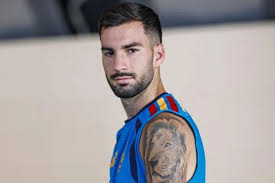 Álex Baena: "Muchos días llamé a mi madre llorando y le dije: 'hago la maleta, me voy, me quiero ir a casa con vosotros'"