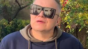 Listen to syn miasta by muniek staszczyk on deezer. Muniek Staszczyk Wraca Do Zdrowia Po Wylewie Opublikowal Nagranie W Ktorym Opowiedzial Jak Sie Czuje Los Sie Ze Mna Laskawie Obszedl