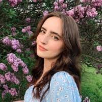 Anna Hershey's Instagram, Twitter & Facebook