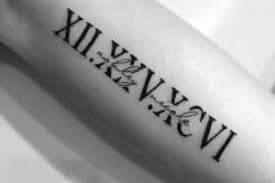 Tatuajes con números romanos de fechas de nacimiento. Pin En Tatto