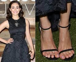 Which female celebrity am i? 28 Celebs With Ugly Feet Gross Corns And Crusty Hammer Toes