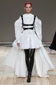 The complete alexander mcqueen fall 2017 menswear fashion show now on vogue runway. Paris Fashion Week Fall 2020 Fall Fashion 2020