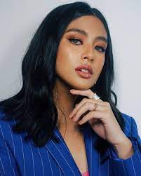 How To Show Off Your Morena Skin With These Beauty Tips Star Style Ph Hair Color For Brown Skin Hair Color For Morena Skin Tan Skin Makeup
