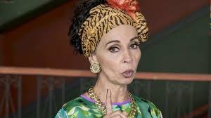 Doña Magda de ‘Vecinos’ arma el ambiente bailando salsa en su camerino