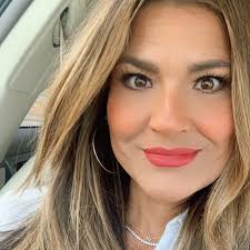 Leslie Vidal (@lavidal95)