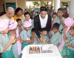 Prateik Babbar celebrates his mother Smita Patil's birthday