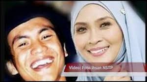 Padu suara 3 beradik arwah achik spin iaitu khalis, awis dan tajul nyanyi lagu spin. Nana Terkenang Achik