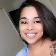 Candice Godwin's Instagram, Twitter & Facebook