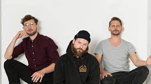 Despite some clichés, mighty oak is a tender, positive and empathetic feature that will touch your heart. Konzert Im Huxleys Neue Welt Mighty Oaks Radioeins