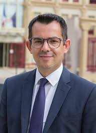 LA DIRECTION NATIONALE