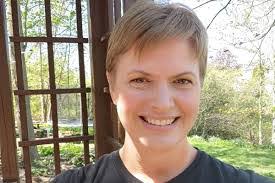 Kari Kelly's Instagram, Twitter & Facebook