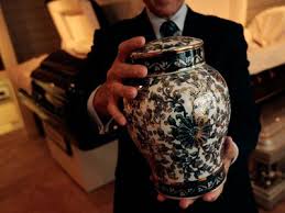 Cooling collecting and preparing the ashes for the family usually takes. Cremating A Human Body Getting Down To The Nitty Gritty Howstuffworks