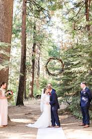 Last year i photographed a wedding at a beautiful mountain top venue near yosemite. Paradise Springs Wedding Oakhurst Ca Yosemite Wedding First Kiss Yosemite Wedding Wedding Themes Wedding Season
