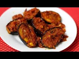 Eggplant With Spicy Tomato Dry Spicy Masala Baingan Baingan Masala Recipe Brinjal Recipe Recipes Masala Recipe Vegetarian Cooking