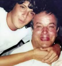 🎬 Il figlio di Bombolo: “Papà non sapeva leggere, lo aiutavo con i  copioni. Mamma? Era gelosa di Lory Del Santo” 💔 Alessandro Lechner, oggi  56 anni, ricorda con amore e commozione