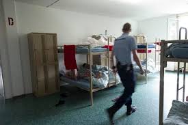 Und abwechslung heißt nicht, dass wir jedes mal eine andere stellung an einem anderen ort durchturnen das bitte nicht: Grosseinsatz Nach Tumult In Empfangszentrum
