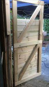 Upgraded The Door Of Our Garden Shed Diy Abri De Jardin Abri De Jardin Diy Idee Amenagement Jardin