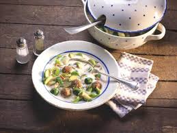 Rosenkohlsuppe Mit Fleischklosschen Rezept Rosenkohlsuppe Fleischklosschen Klosse