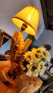 Wooden Lamp – wood-surface