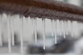 6 ways on how to keep pipes from freezing in crawl spaces. How To Prevent Frozen Pipes Bursts In Holiday Homes