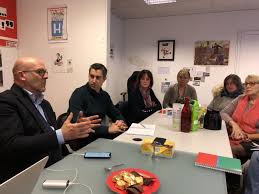 Pour appuyer ses dires, le site d'investigation a rendu public plusieurs notes capture d'écran d'une note provenant d'un rapport attribué au cabinet i2f sur françois ruffin et le journal «fakir». A Amiens Les Deputes Francois Ruffin Et Bruno Bonnell Prennent Le Pouls De La Precarite Des Auxiliaires De Vie Et Des Animateurs