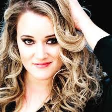 Kelly Calabrese's Instagram, Twitter & Facebook