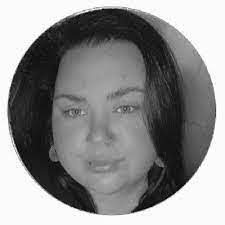 Amber Leston's Instagram, Twitter & Facebook