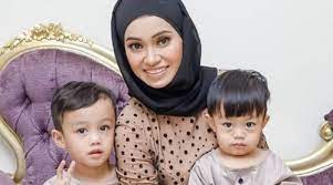 Empat bulan mengharungi tempoh paling sukar dalam hidup, bekas madu kepada pelakon izreen azminda ini mengakui. Intan Liana Bengang Masih Dikaitkan Dengan Bekas Suami