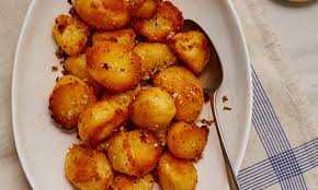 7 what you want is for the ants to carry the boric acid to their colony so that the queen ant eats it too and, therefore, the colony will die off. The 10 Hour Diet The World S Best Crispy Roast Potatoes Daily Mail Online
