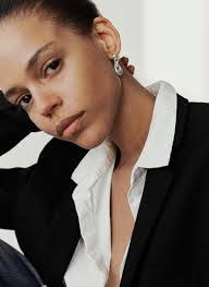 Lisa Washington's Instagram, Twitter & Facebook